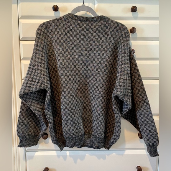 VINTAGE Collection International sweater, size Large - Picture 4 of 4